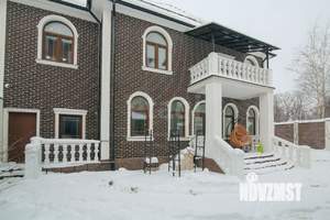 Дом 261м&sup2;, 3-этажный, участок 7 сот.  