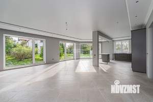 Дом 332м&sup2;, 3-этажный, участок 6 сот.  