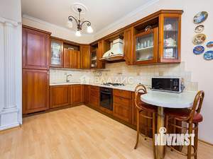 Таунхаус 200м², 3-этажный, участок 2 сот.  