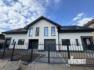 Таунхаус 180м², 2-этажный, участок 2 сот.  