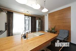 Дом 320м&sup2;, 3-этажный, участок 12 сот.  