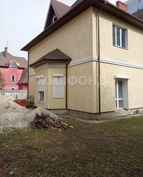 Дом 285м&sup2;, 2-этажный, участок 7 сот.  