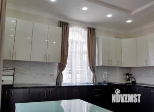 Дом 172м&sup2;, 2-этажный, участок 5 сот.  