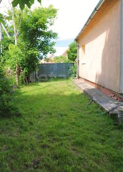 Дом 100м&sup2;, 2-этажный, участок 6 сот.  