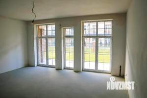 Дом 322м&sup2;, 3-этажный, участок 2 сот.  