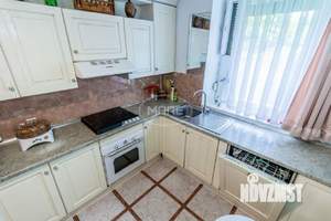 Дом 461м&sup2;, 3-этажный, участок 8 сот.  