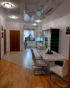 Дом 160м&sup2;, 3-этажный, участок 2 сот.  