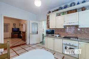 Дом 461м&sup2;, 3-этажный, участок 8 сот.  