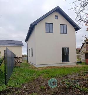 Дом 110м&sup2;, 2-этажный, участок 4 сот.  