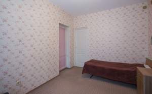 Дом 299м&sup2;, 3-этажный, участок 6 сот.  