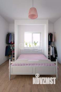 Дом 214м&sup2;, 3-этажный, участок 6 сот.  