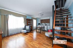 Дом 557м&sup2;, 4-этажный, участок 8 сот.  