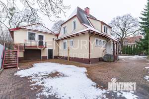 Дом 316м², 3-этажный, участок 11 сот.  