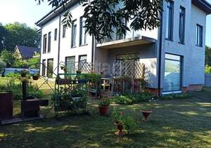 Дом 200м&sup2;, 2-этажный, участок 5 сот.  