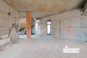 Дом 608м&sup2;, 3-этажный, участок 12 сот.  