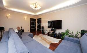 Дом 320м², 3-этажный, участок 12 сот.  