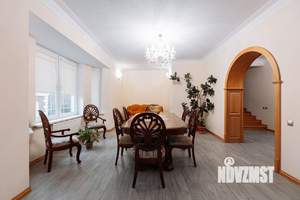 Дом 348м², 3-этажный, участок 6 сот.  