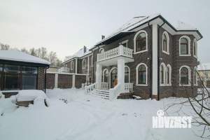 Дом 261м&sup2;, 3-этажный, участок 7 сот.  