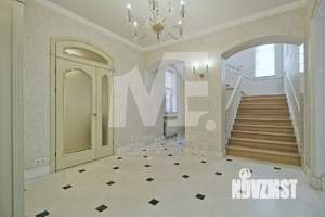 Дом 520м², 3-этажный, участок 6 сот.  