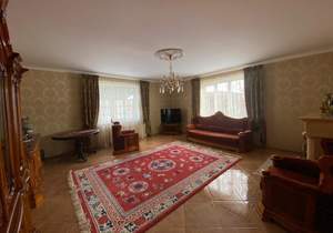 Дом 334м&sup2;, 3-этажный, участок 6 сот.  