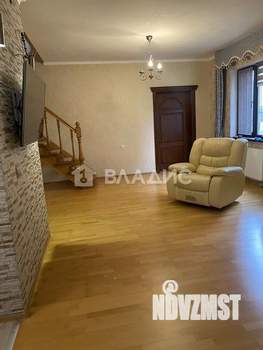 Дом 214м&sup2;, 2-этажный, участок 4 сот.  