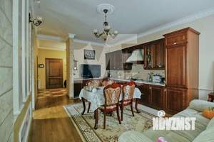 Дом 240м², 3-этажный, участок 6 сот.  