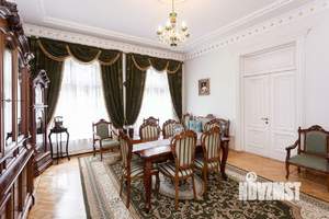 Дом 284м², 2-этажный, участок 6 сот.  