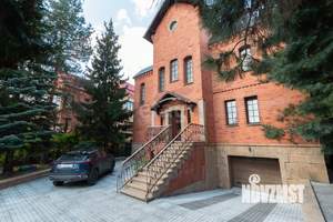 Дом 519м&sup2;, 3-этажный, участок 7 сот.  