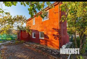 Дом 60м&sup2;, 2-этажный, участок 6 сот.  