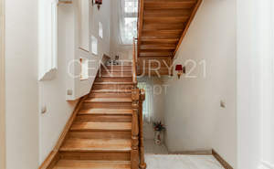 Дом 287м&sup2;, 2-этажный, участок 4 сот.  