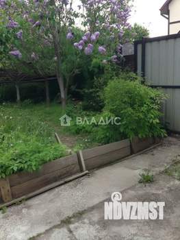 Дом 32м&sup2;, 2-этажный, участок 6 сот.  