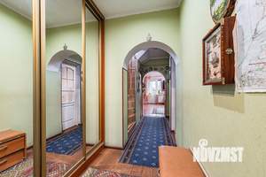 Дом 158м&sup2;, 3-этажный, участок 4 сот.  