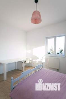 Дом 214м&sup2;, 3-этажный, участок 6 сот.  