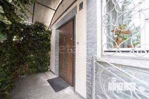 Дом 290м&sup2;, 4-этажный, участок 8 сот.  