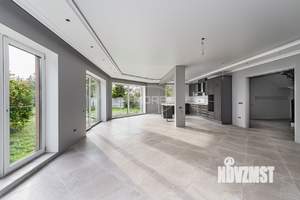 Дом 332м&sup2;, 3-этажный, участок 6 сот.  