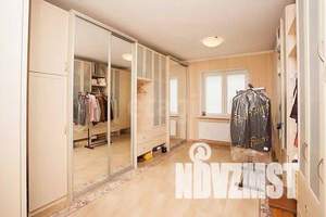 Дом 387м&sup2;, 3-этажный, участок 6 сот.  