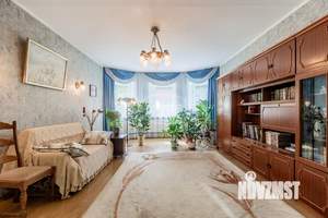 Дом 461м&sup2;, 3-этажный, участок 8 сот.  