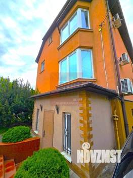 Дом 500м&sup2;, 3-этажный, участок 14 сот.  