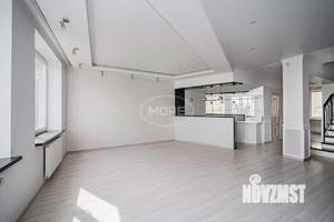 Таунхаус 220м², 3-этажный, участок 1 сот.  