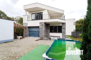 Дом 265м&sup2;, 2-этажный, участок 5 сот.  