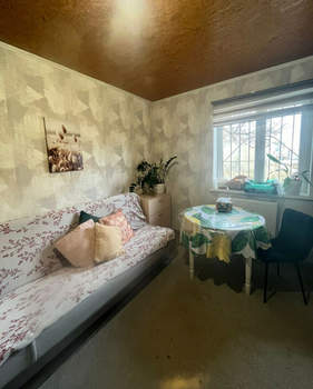 Дом 60м&sup2;, 2-этажный, участок 6 сот.  