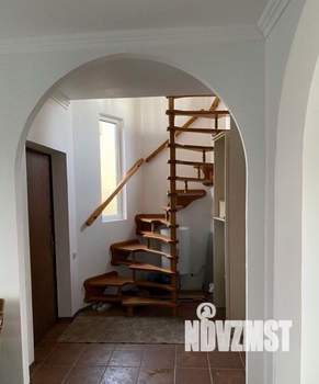 Дом 84м&sup2;, 2-этажный, участок 4 сот.  