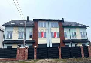 Дом 228м&sup2;, 3-этажный, участок 4 сот.  