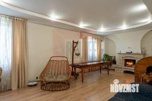 Коттедж 431м², 3-этажный, участок 6 сот.  