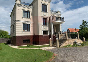 Дом 650м², 3-этажный, участок 21 сот.  