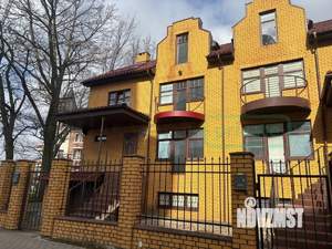 Таунхаус 300м², 3-этажный, участок 2 сот.  