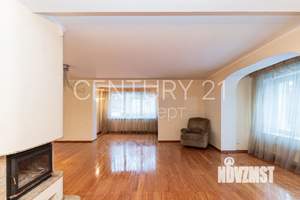 Дом 316м², 3-этажный, участок 11 сот.  