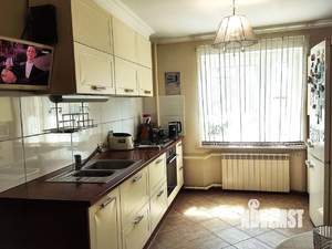 Дом 226м&sup2;, 2-этажный, участок 7 сот.  