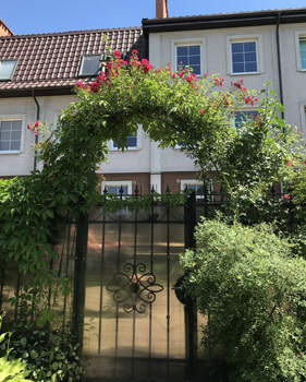 Дом 180м&sup2;, 2-этажный, участок 8 сот.  