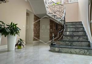 Дом 250м², 2-этажный, участок 6 сот.  